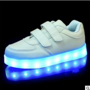 新款男女童魔术扣灯鞋 金银色板鞋LED纯色发光鞋 批发